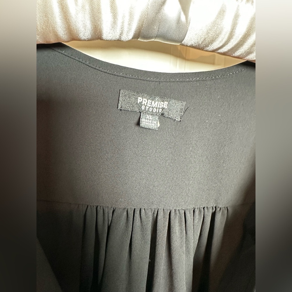Premise Black V-Neck Blouse - Picture 3 of 5